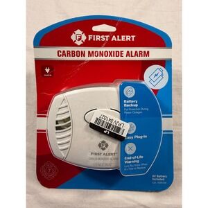First Alert Carbon Monoxide Alarm White NEW Plug-In Battery Backup